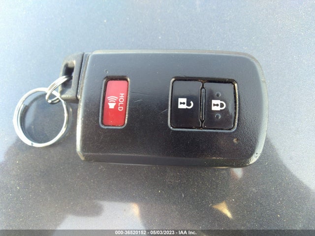 Toyota Prius V Two/five/three/four 2017 JTDZN3EU0HJ059190 Image 3