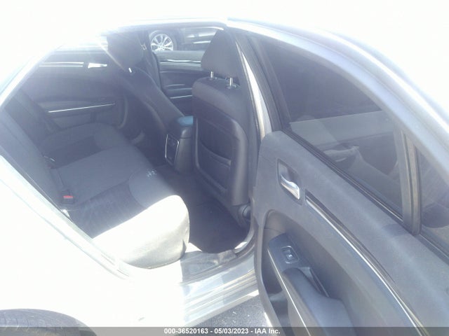 2C3CCAAGXJH293302 Chrysler 300 Touring