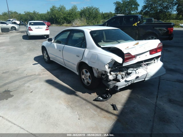 2000 HONDA ACCORD SDN EX W/LEATHER VIN: 1HGCG1657YA074153