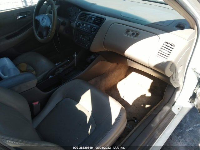 2000 HONDA ACCORD SDN EX W/LEATHER VIN: 1HGCG1657YA074153