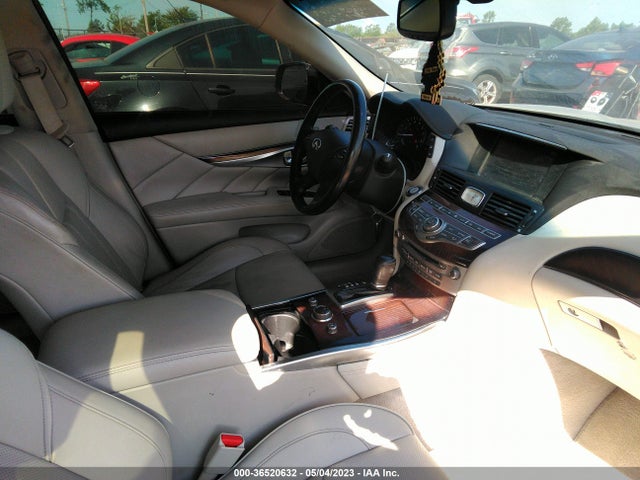 2016 Infiniti Q70, VIN: JN1BY1PP8GM630185