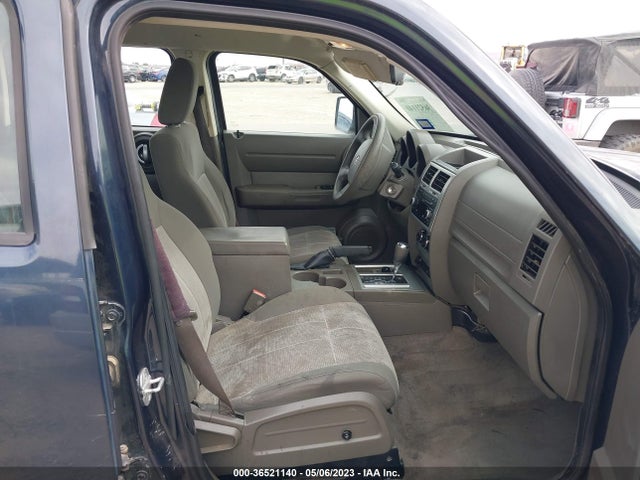2008 DODGE NITRO SXT VIN: 1D8GU28K28W197526