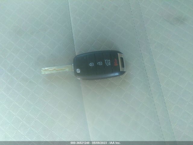 5XYPGDA30KG495291 KIA SORENTO LX