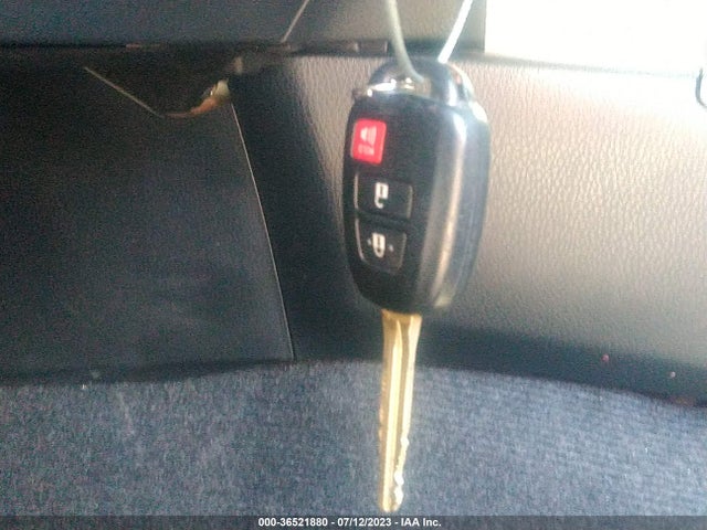 Toyota RAV4 LE 2017 JTMZFREV6HJ135374 Image 11