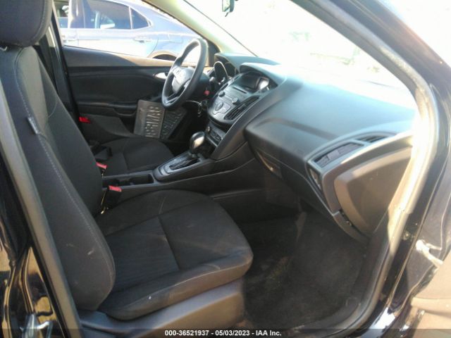 1FADP3F23HL325345 Ford FOCUS SE