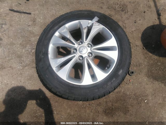 KNDJP3A53F7115767 KIA SOUL +