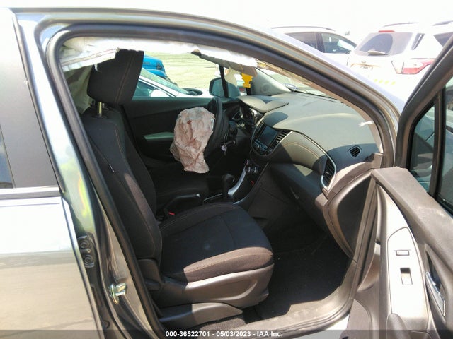 Chevrolet TRAX LS 2020 3GNCJKSB8LL147993 Image 6