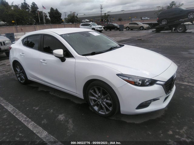 Mazda Mazda3 4-door Touring 2018 3MZBN1V33JM186082 Image 1