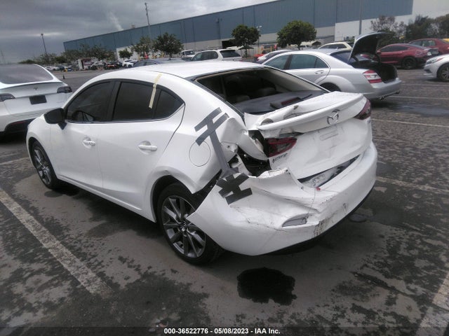 Mazda Mazda3 4-door Touring 2018 3MZBN1V33JM186082 Image 4