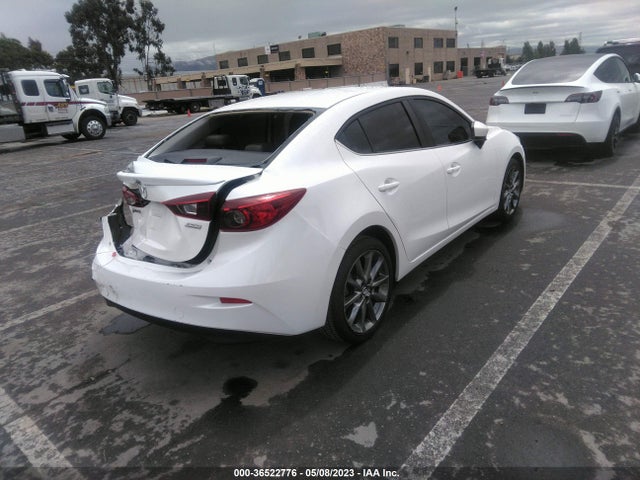 Mazda Mazda3 4-door Touring 2018 3MZBN1V33JM186082 Image 5