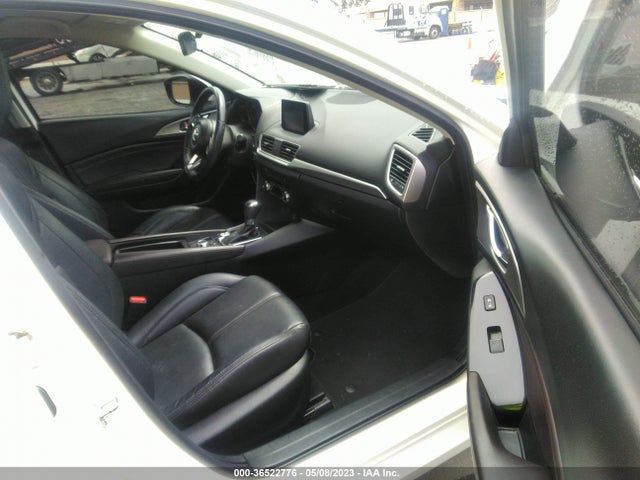Mazda Mazda3 4-door Touring 2018 3MZBN1V33JM186082 Image 6