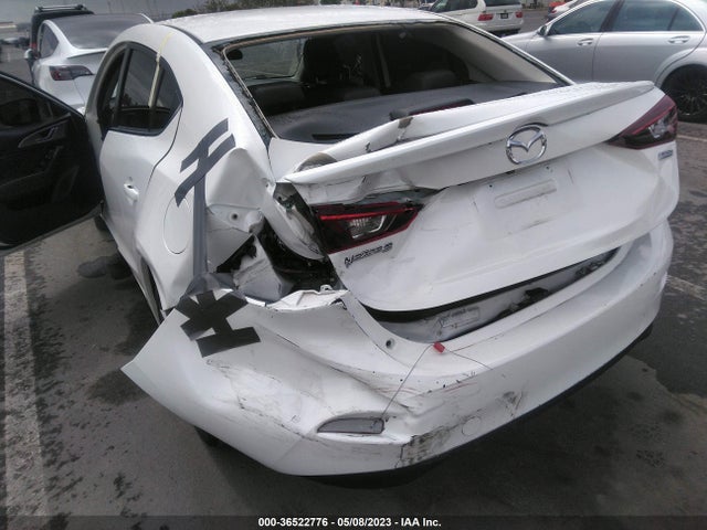 Mazda Mazda3 4-door Touring 2018 3MZBN1V33JM186082 Image 7