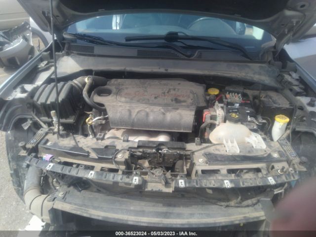 3C4NJDBB8JT392934 Jeep Compass Latitude
