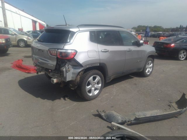 3C4NJDBB8JT392934 Jeep Compass Latitude