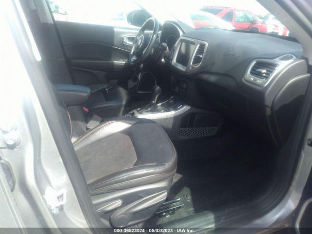 3C4NJDBB8JT392934 Jeep Compass Latitude