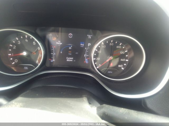 3C4NJDBB8JT392934 Jeep Compass Latitude