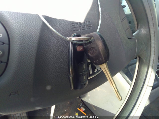 2009 KIA SEDONA LX VIN: KNDMB233396276955
