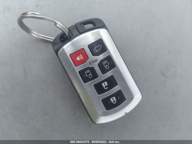 Toyota SIENNA SE 2015 5TDXK3DC8FS557050 Image 3