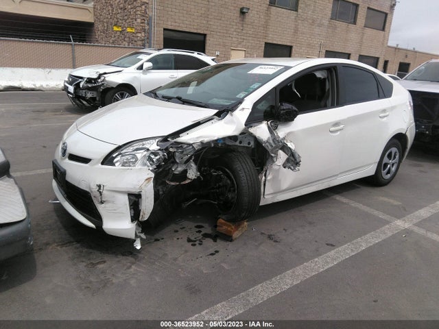 Toyota Prius Four/five/three/one/two 2014 JTDKN3DUXE0369545 Image 2