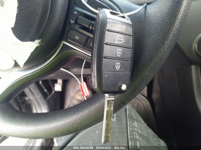 KNDPMCAC4H7220130 KIA Sportage Lx