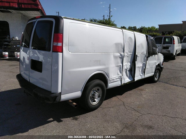Chevrolet EXPRESS CARGO VAN 2018 1GCWGBFP9J1175770 Image 4