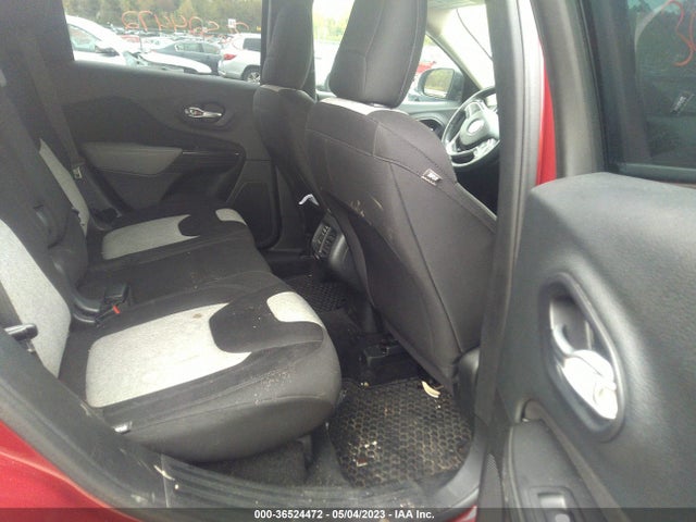 1C4PJMAB6EW270048 Jeep Cherokee Sport