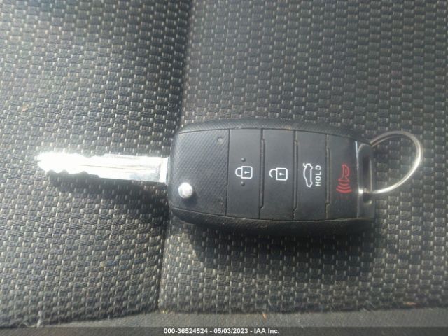 3KPFK4A76HE098106 KIA FORTE LX