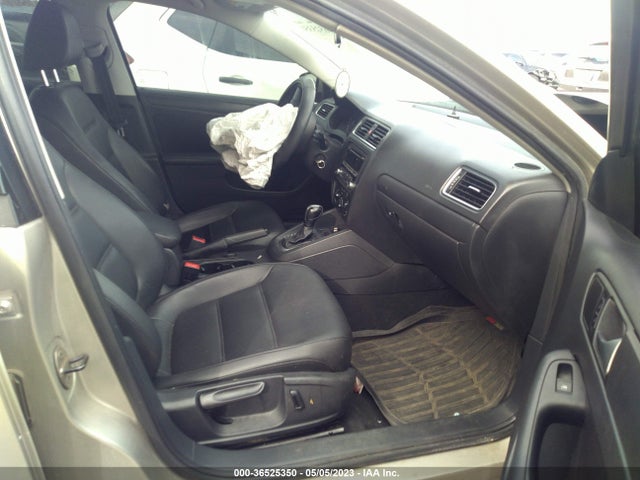 3VWD17AJ8EM287507 Volkswagen Jetta Sedan Se