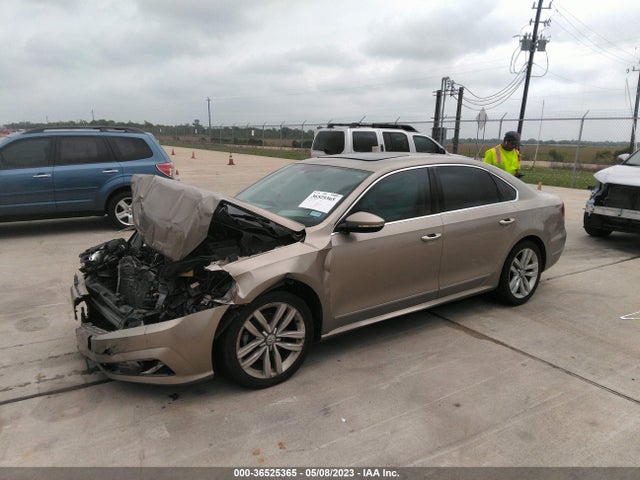 1VWCT7A39GC064419 Volkswagen Passat 1.8t Sel