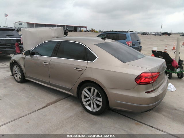1VWCT7A39GC064419 Volkswagen Passat 1.8t Sel