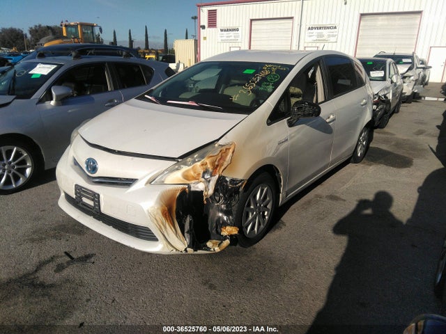 Toyota Prius V Two/three/five 2014 JTDZN3EU0E3291319 Image 2