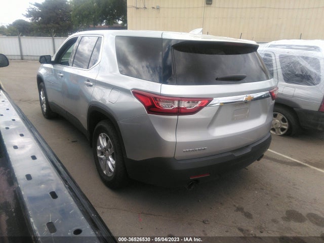 Chevrolet Traverse Ls 2018 1GNERFKW0JJ268033 Image 4