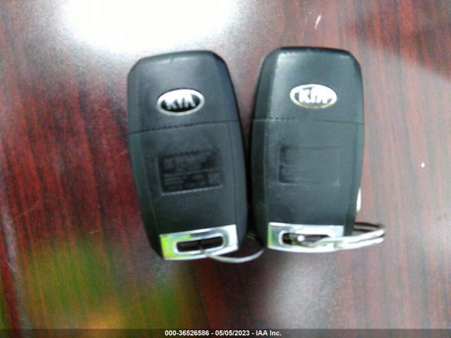 5XYPGDA31HG299028 KIA SORENTO LX