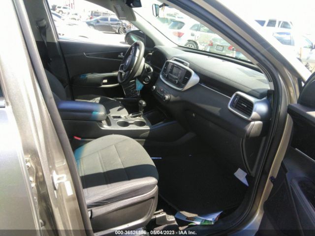 5XYPGDA31HG299028 KIA SORENTO LX