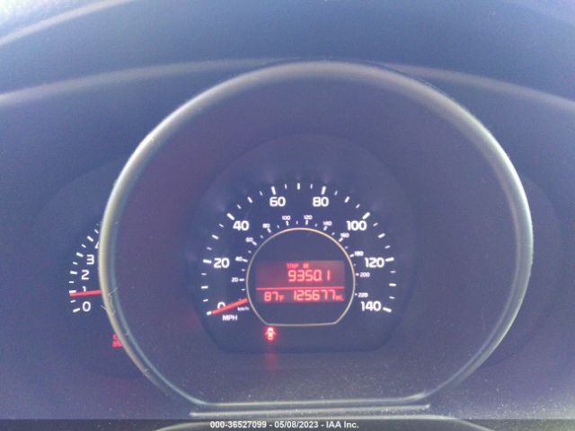 KNDJN2A21E7044301 KIA Soul Base