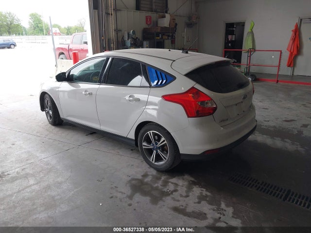 Ford FOCUS SE 2014 1FADP3K2XEL452126 Image 3