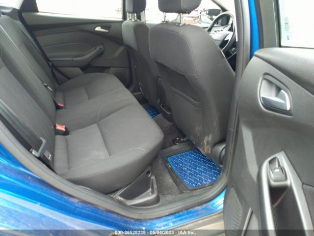 1FADP3F23JL290957 Ford FOCUS SE