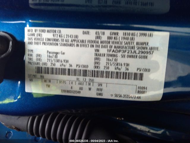 1FADP3F23JL290957 Ford FOCUS SE