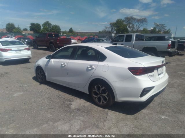3KPF24AD1ME282157 KIA Forte Lxs