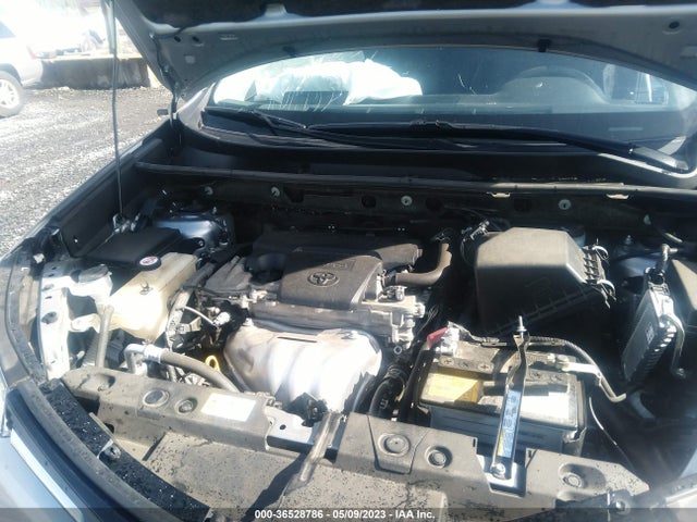 Toyota RAV4 LE 2018 JTMBFREV1JJ204429 Image 11