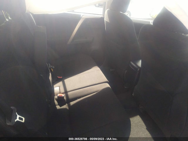 Toyota RAV4 LE 2018 JTMBFREV1JJ204429 Image 9