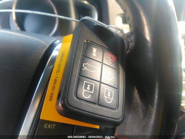2015 Volvo V60, VIN: YV126MEB3F1188633