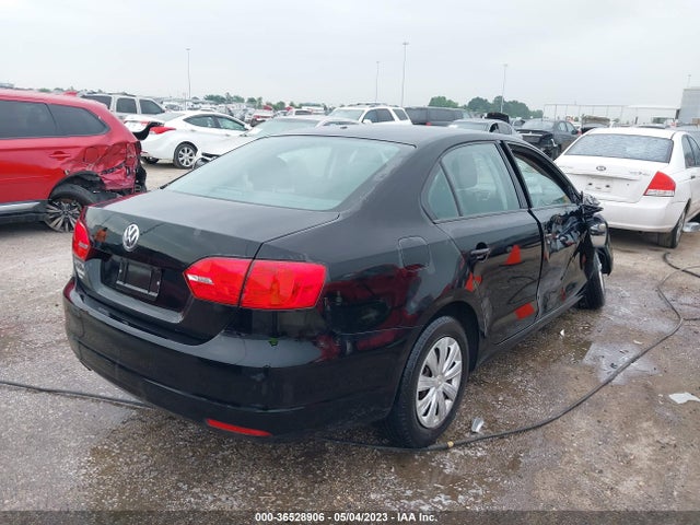 3VW2K7AJ4EM364457 Volkswagen Jetta Sedan S
