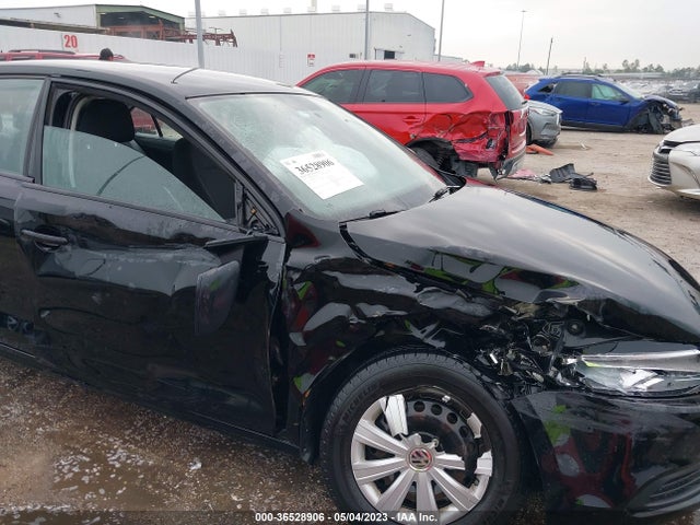 3VW2K7AJ4EM364457 Volkswagen Jetta Sedan S
