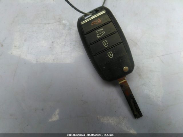 5XXGT4L33JG188323 KIA Optima Lx