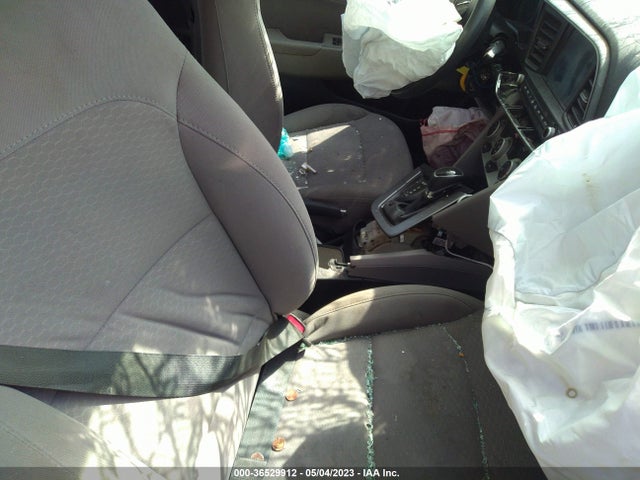 2019 HYUNDAI ELANTRA SEL VIN: 5NPD84LF0KH428013