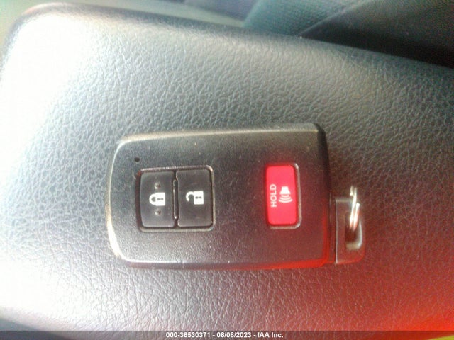 Toyota Prius C One/two/three/four 2016 JTDKDTB32G1120960 Image 3