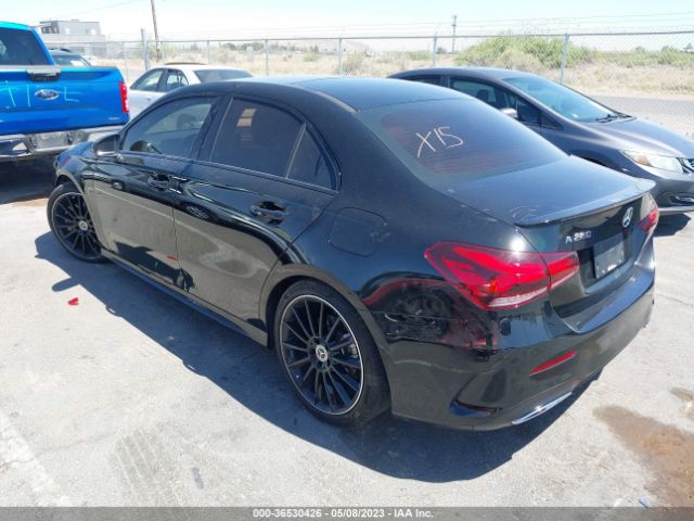 WDD3G4EB4KW010661 Mercedes-Benz A-class A 220