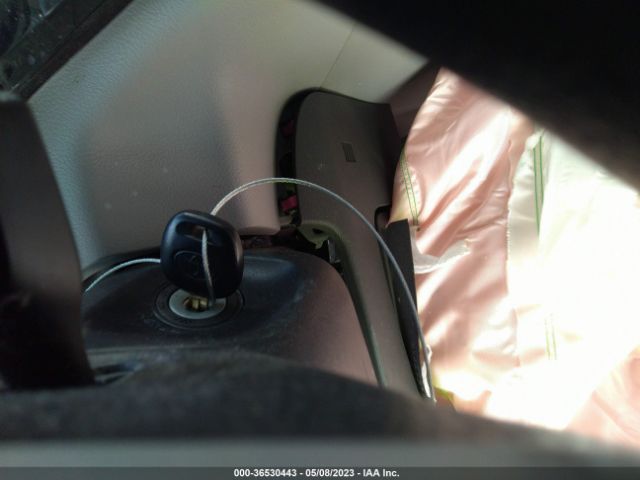 5TDKZ3DC9HS806495 Toyota SIENNA LE