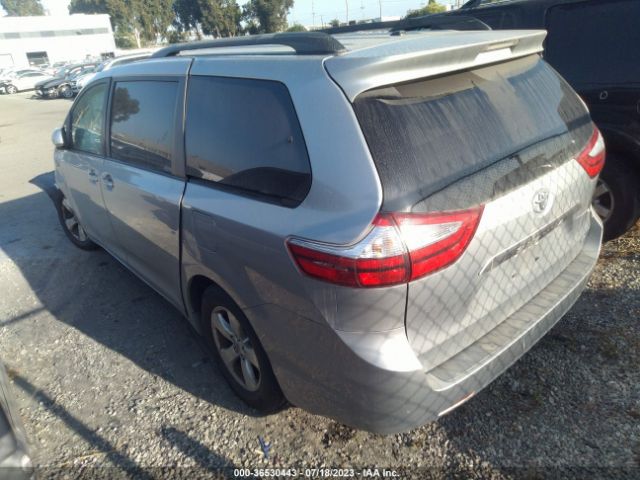 5TDKZ3DC9HS806495 Toyota SIENNA LE